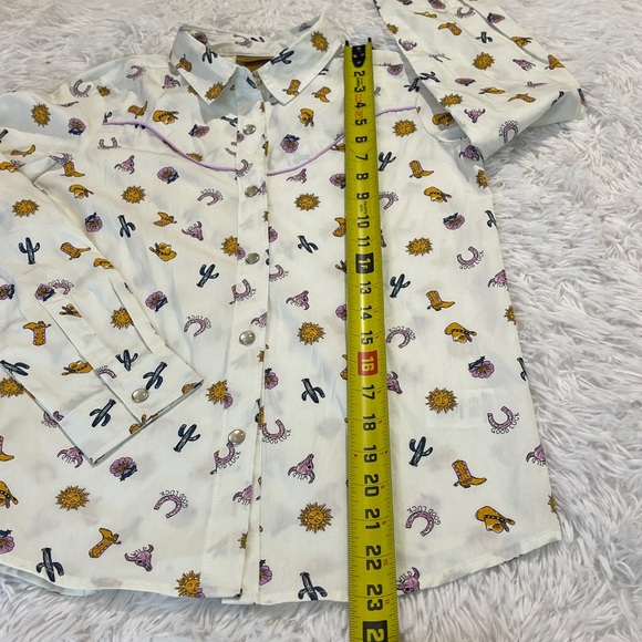 Wrangler Kids Western Print SNAP Down Shirt - Cream, Yellow, Purple SIZE L - Picture 2 of 6